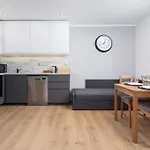 Cosy And Comfortable In By Renters דירה קרקוב