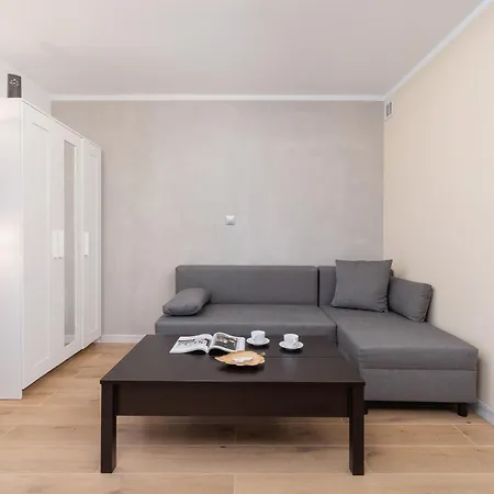Cosy And Comfortable In By Renters * クラクフ
