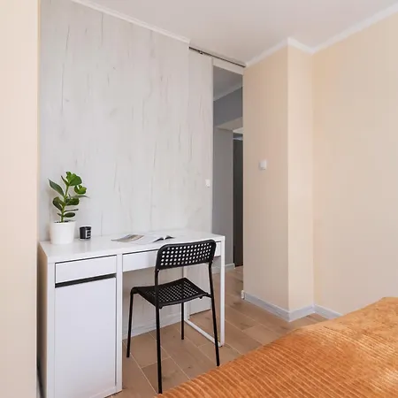 Cosy And Comfortable In By Renters