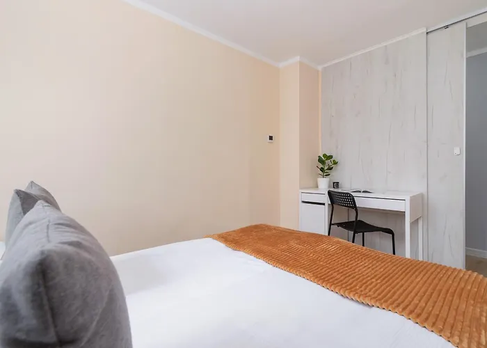 Cosy And Comfortable In By Renters * クラクフ